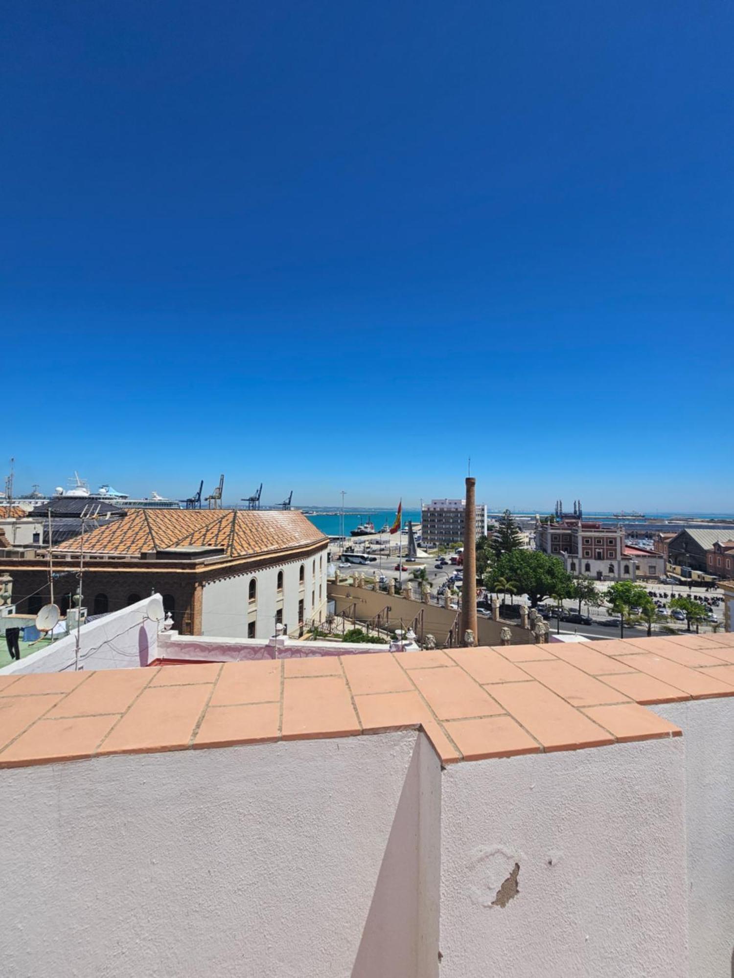 Apartamentos Plaza Santo Domingo Cádiz Exterior photo