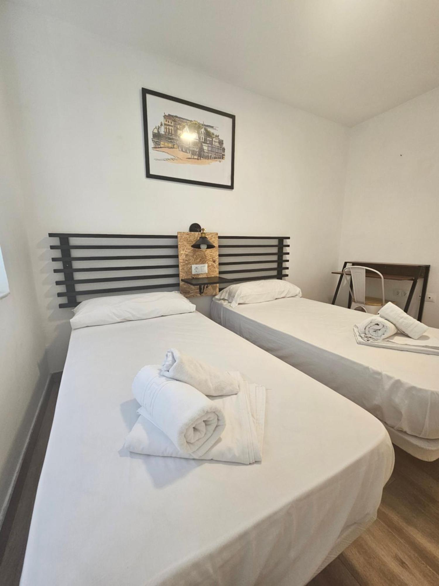 Apartamentos Plaza Santo Domingo Cádiz Exterior photo